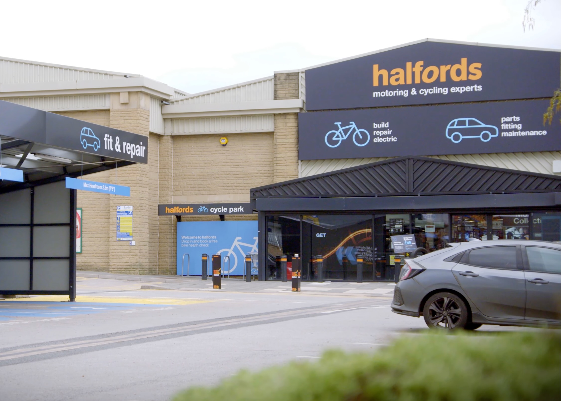 Halfords ride best sale on car